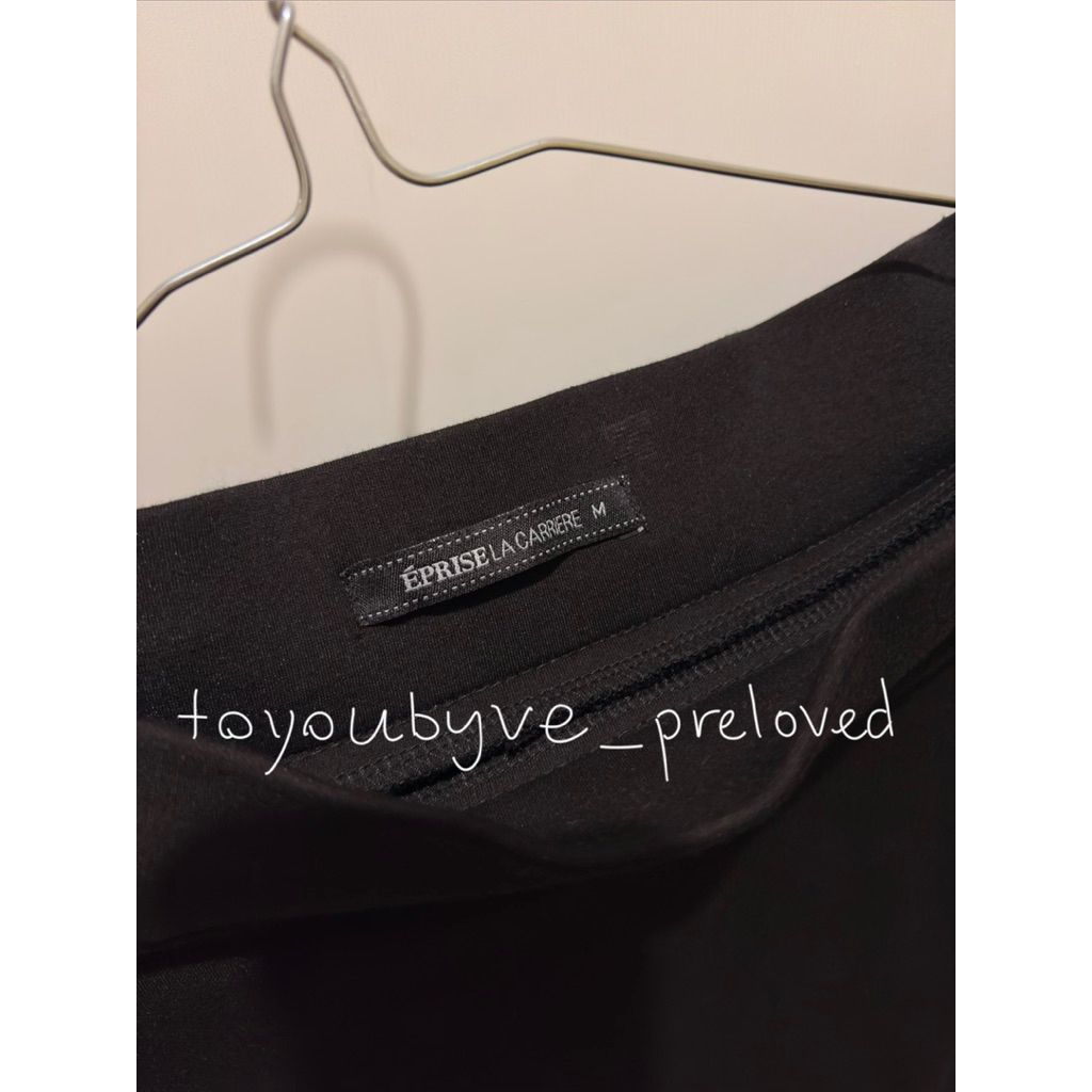PRELOVED EPRISE SCUBA FITTED-SKIRT IN BLACK