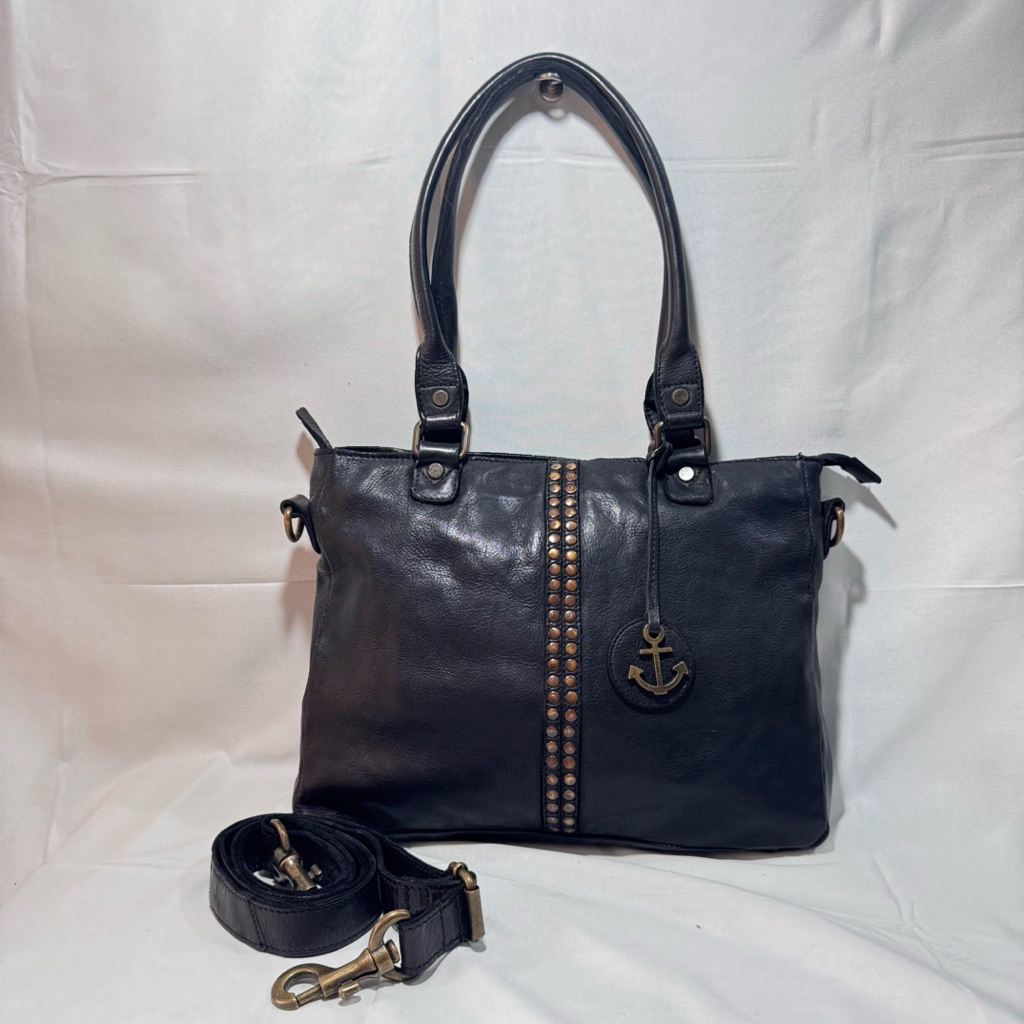 HB062. HARBOUR 2ND STUDDED SHOULDER SLING HITAM