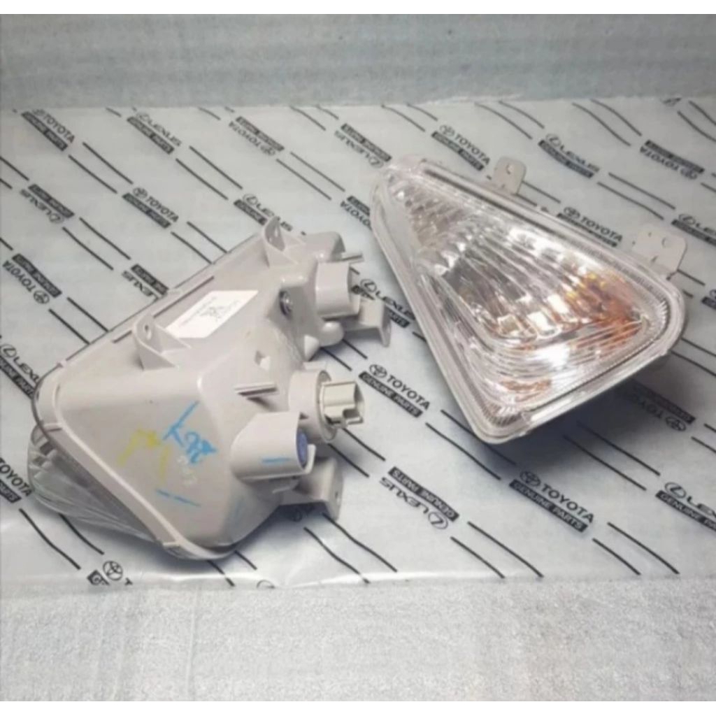 Lampu Sein bumper sen bemper inova reborn facelift 2021 keatas.