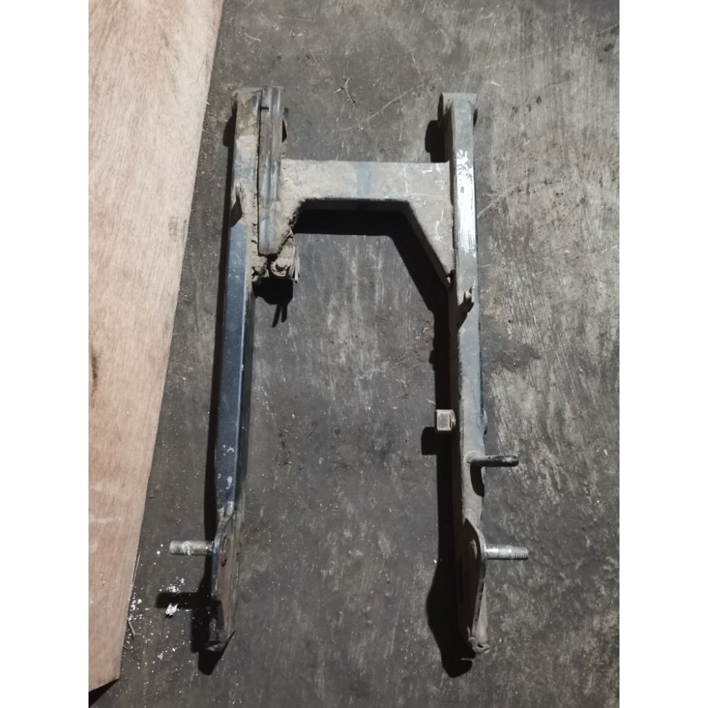 Swing Arm dan Pengeriman Honda Supra X 125 DD batman original Copotan