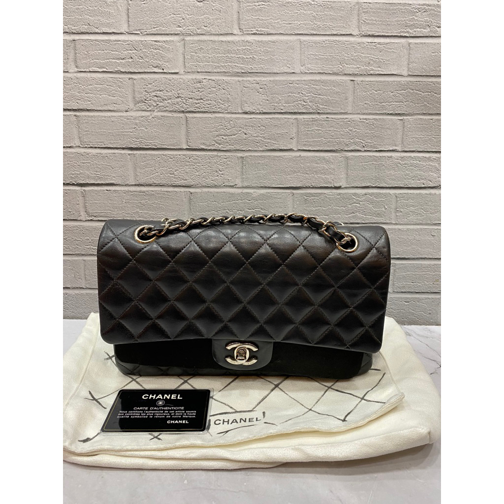 CHANEL Classic Medium Lambskin Black SHW #16 Size 25 x 15 x 7.5 Cm Dustbag card hologram