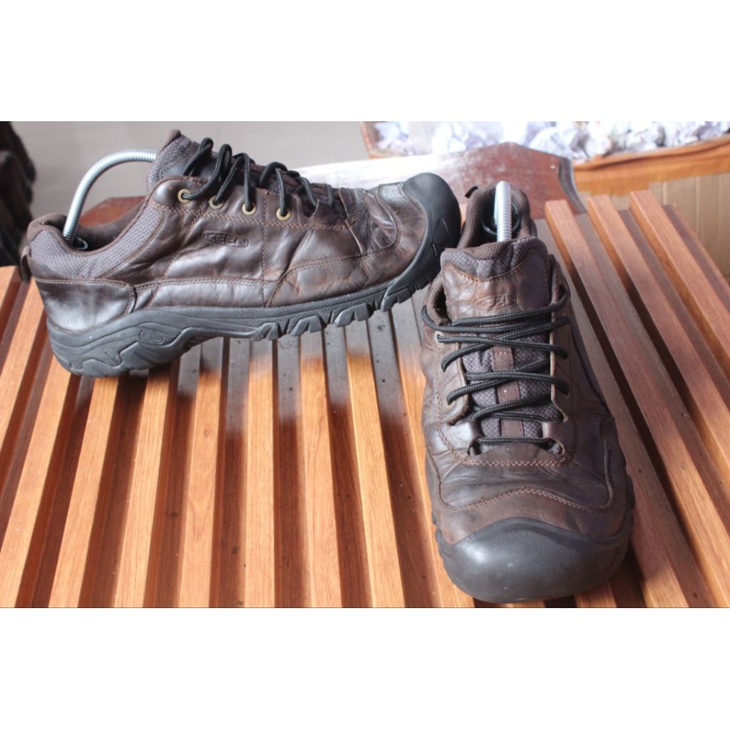 Sepatu outdoor besar gagah"Keen" upper kulit kombinasi utsole kokoh khas outdoor. size 47 insole 320