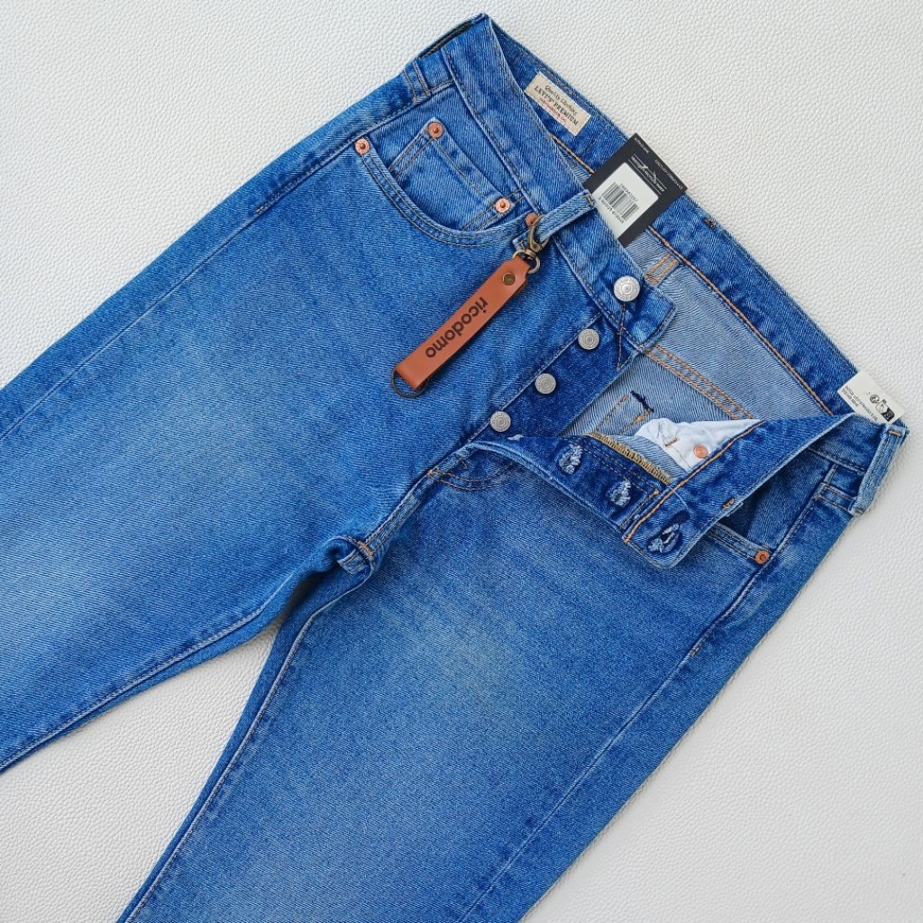 Lev'is 501st Slim Taper Fit Art 28894-0247