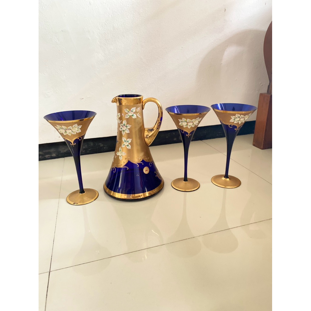 Kristal Bohemia Asli Vintage – Pitcher & 4 Gelas Biru Cobalt Lukis Emas
