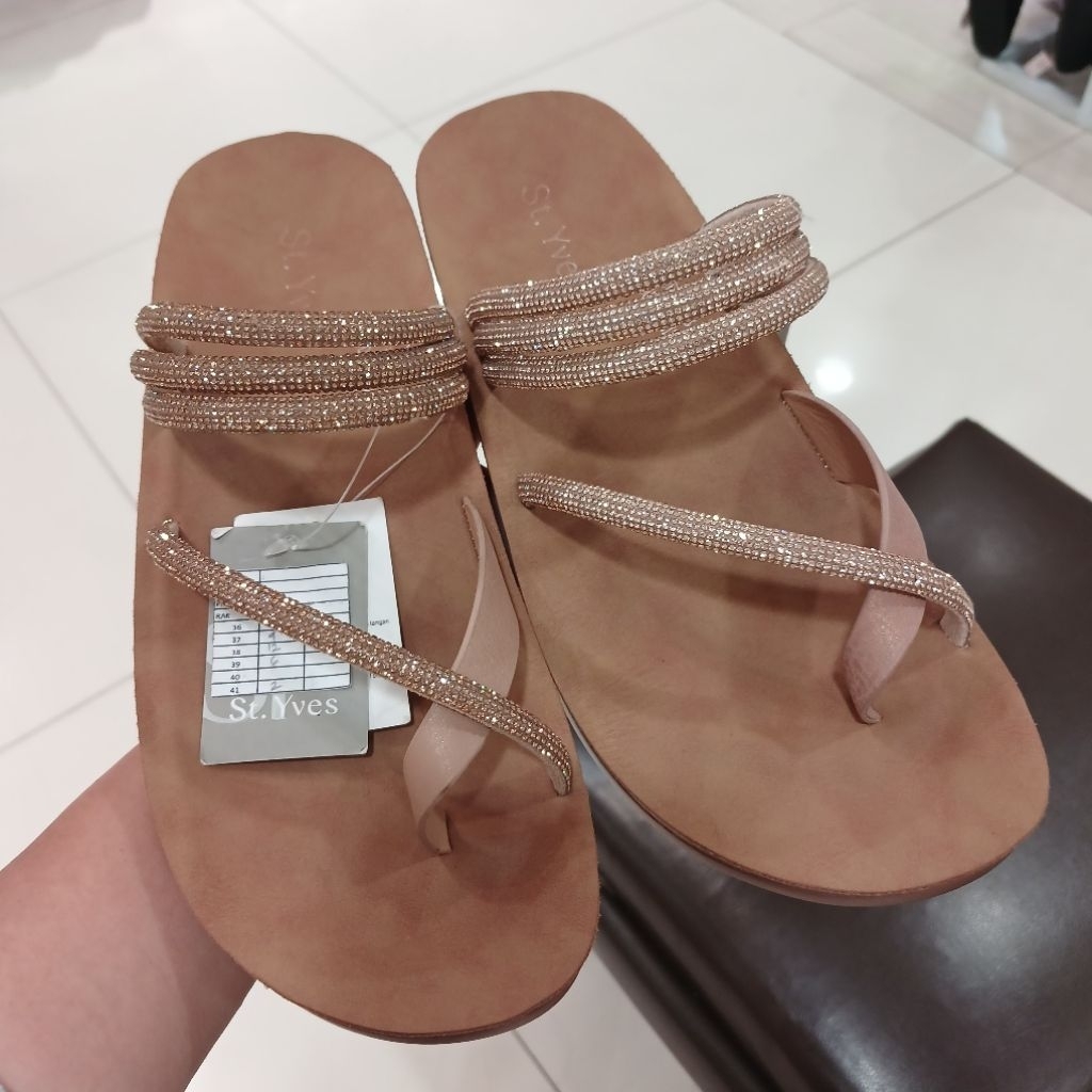 sandal wanita japit ST.YVES ori dari matahari