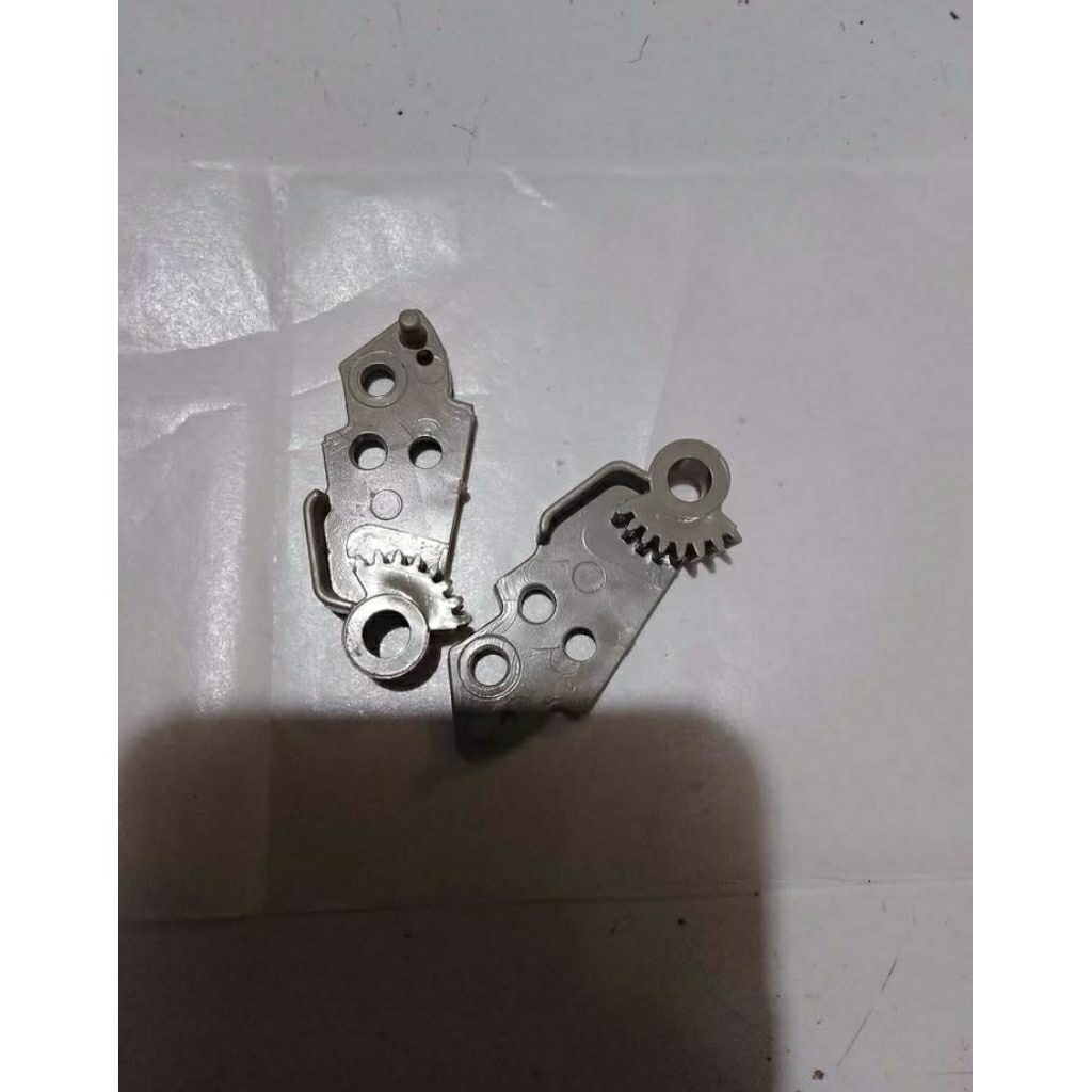 engsel laci Innova tahun 2005-2015 original