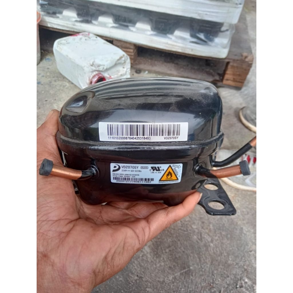 Compresor Kulkas 2 pintu Hisense Inverter VMH1113Y Original