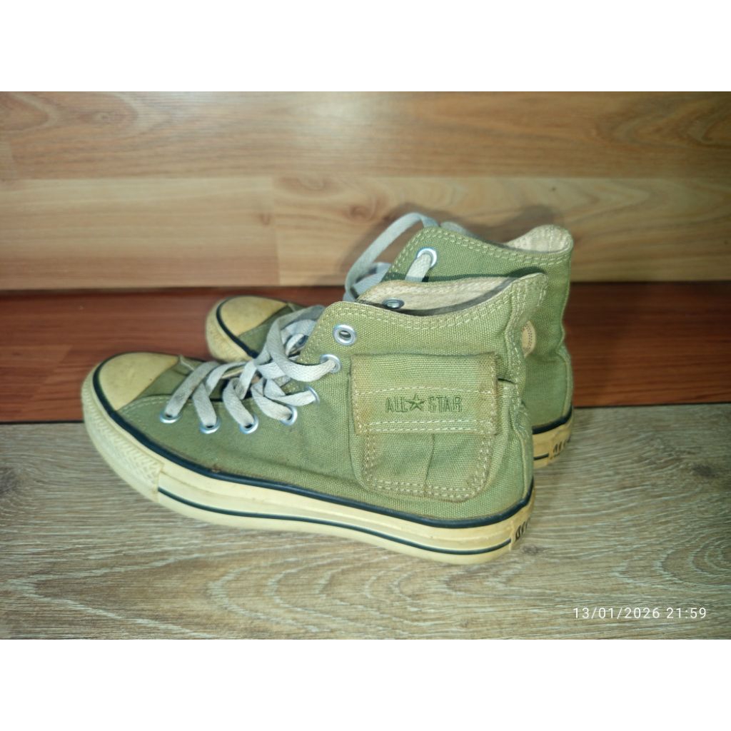 sepatu Converse vintage