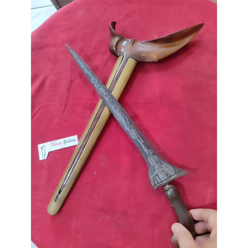 Keris Jalak Nguwuh Mataram  pamor udan  mas tiban