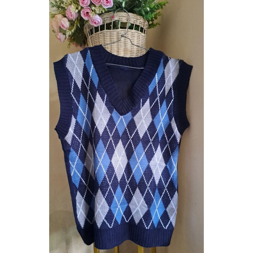 Preloved PREMIUM VEST ROMPI KOTAK-KOTAK ROMPI WANITA