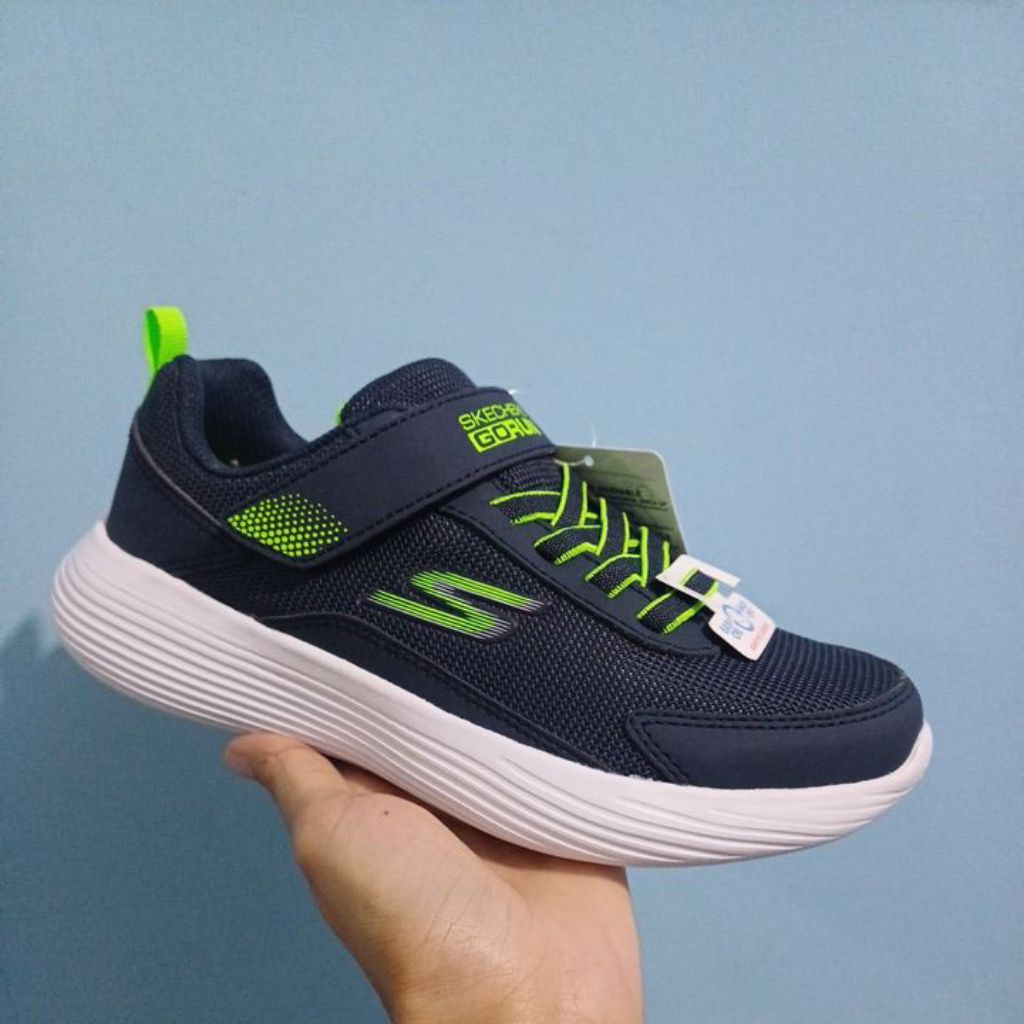 Sepatu Skechers Navy size 34