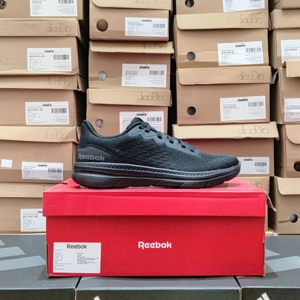 Sepatu Reebok Quick Jogger Hitam (Original)