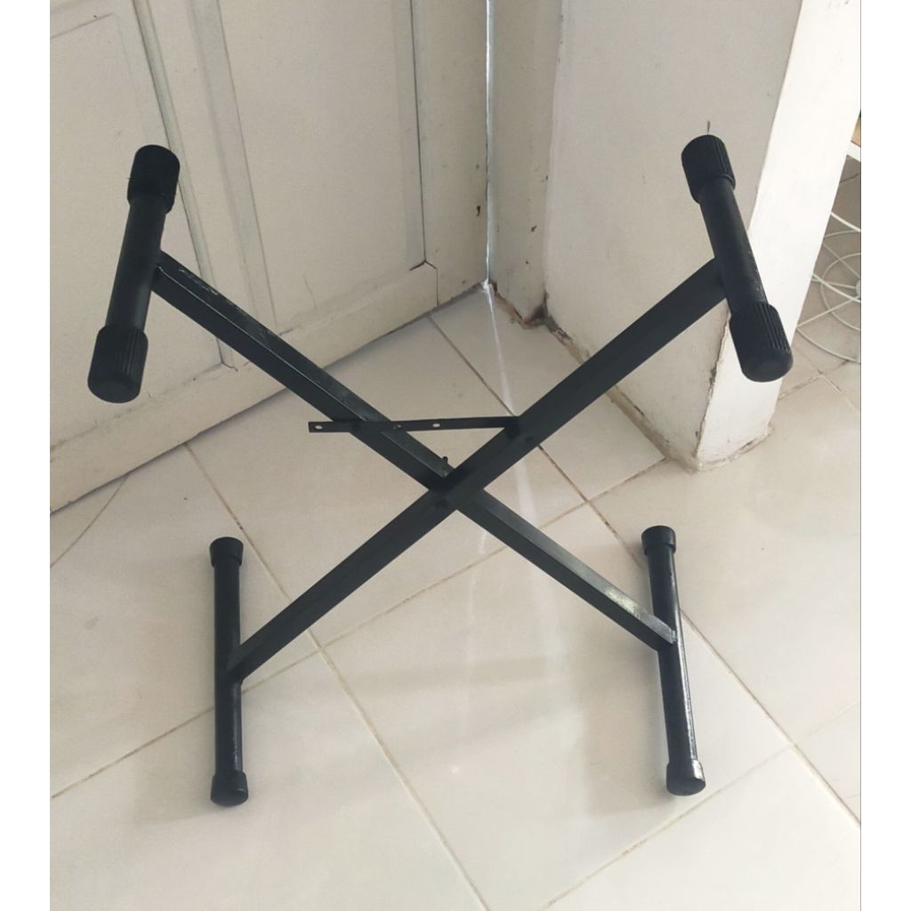Stand Keyboard Universal Alat Musik
