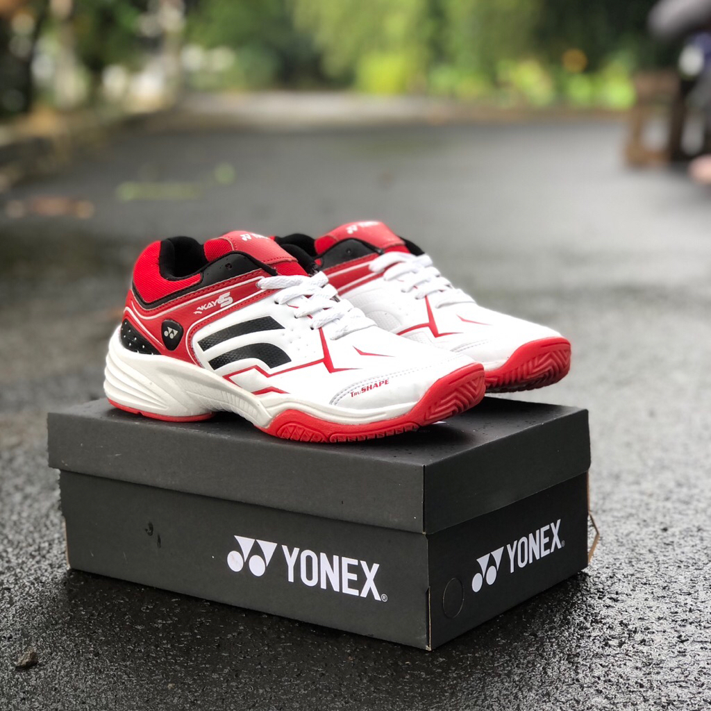 sepatu Yonex badminton pria wanita putih merah