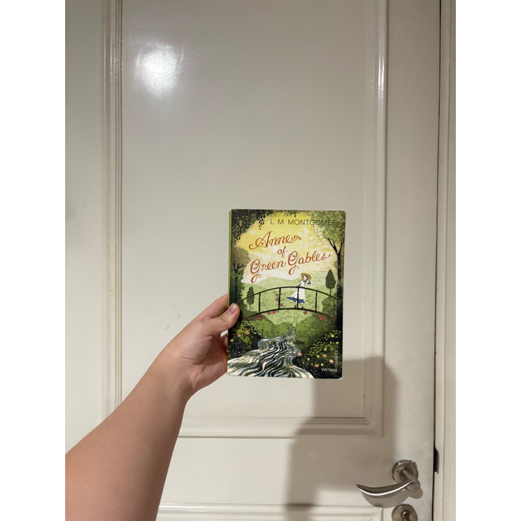 Anne of Green Gables Vintage Classics Rare Cover (preloved, original 100%)