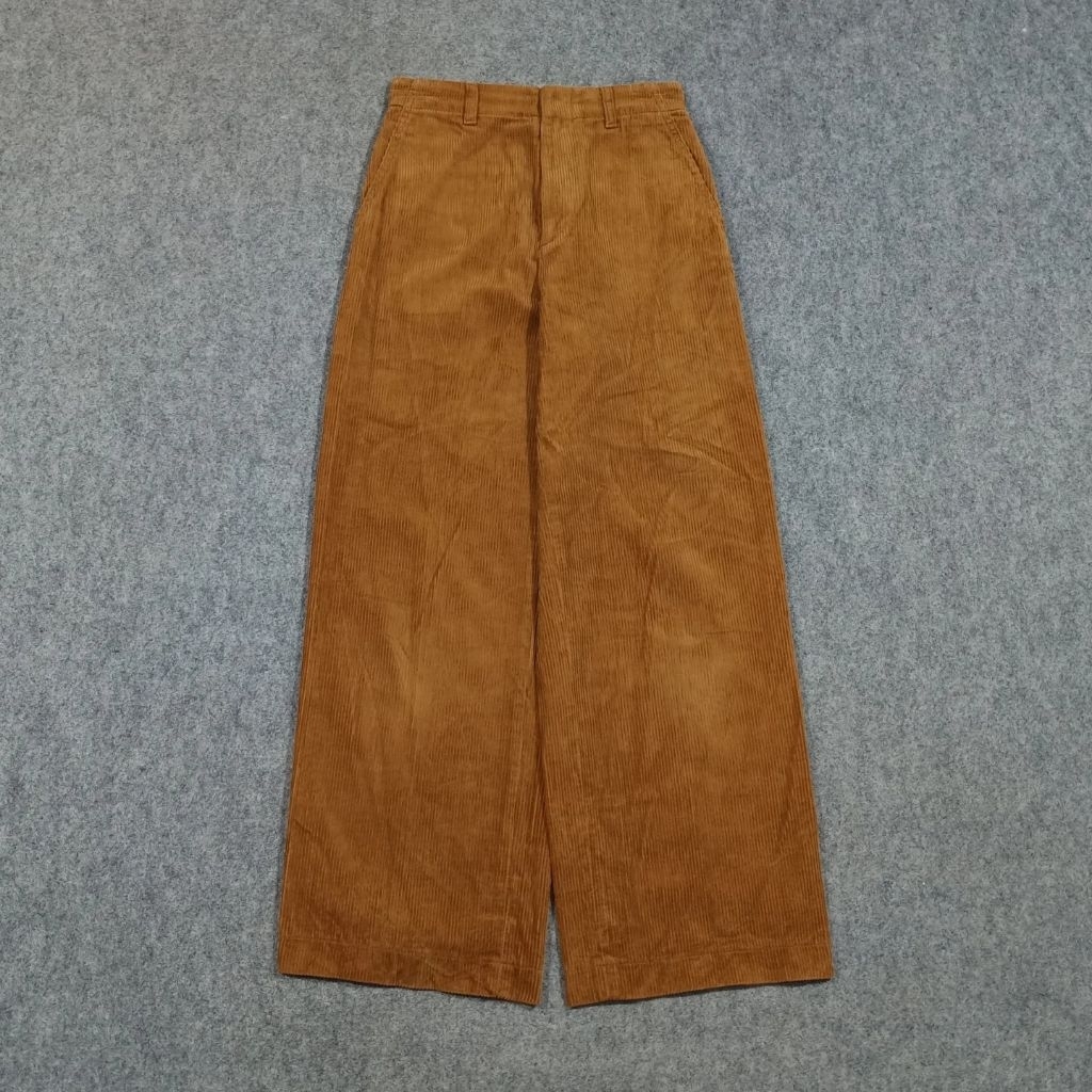 Celana Corduroy panjang pria UNIQLO size 28 Baggy second