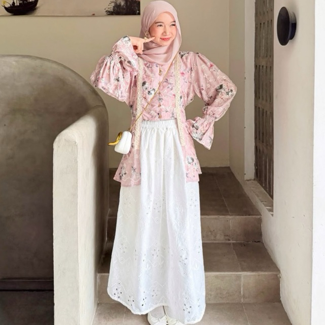 Zuribasic - Kutubaru Floral/ kebaya Kutubaru/ kebaya katun bordir/ kebaya katun bolong