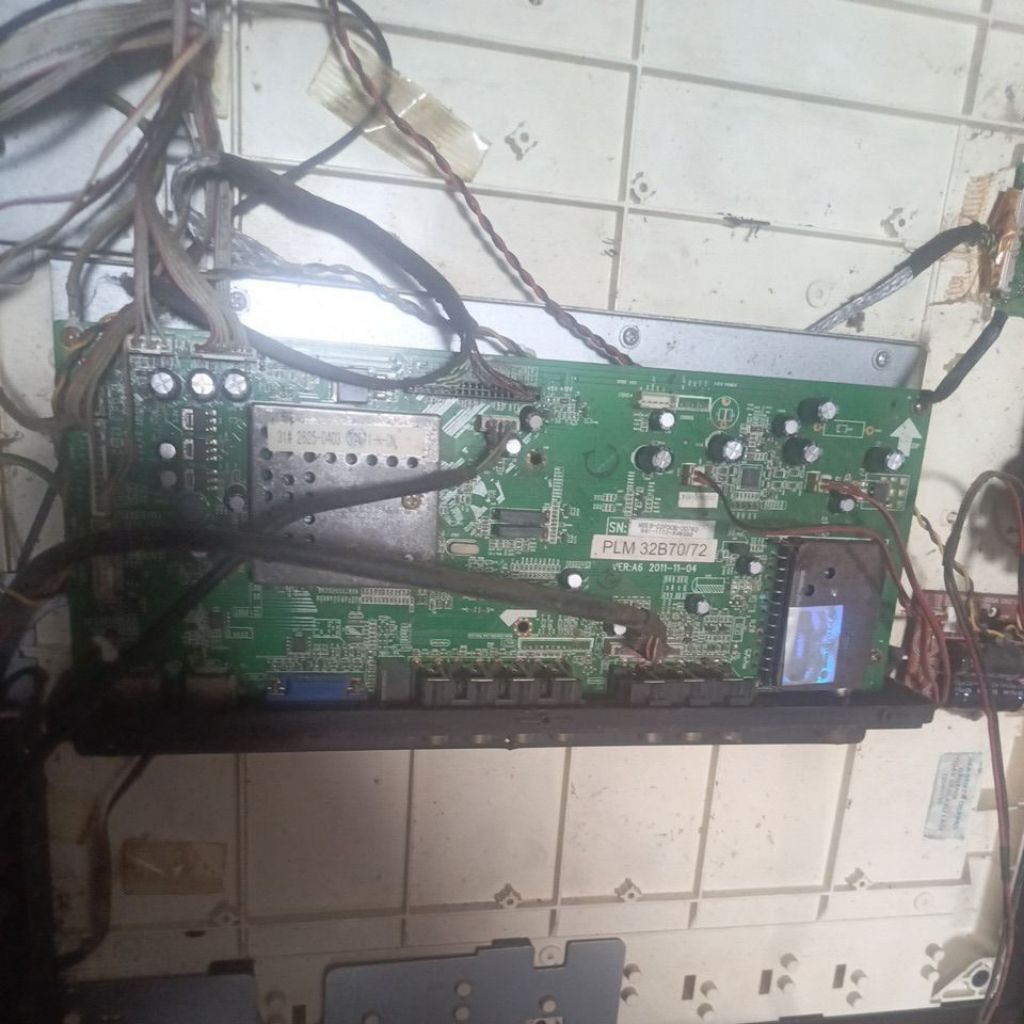 MB maderboard mainboard modul tv mesin tv LCD POLYTRON PLM32B70/72