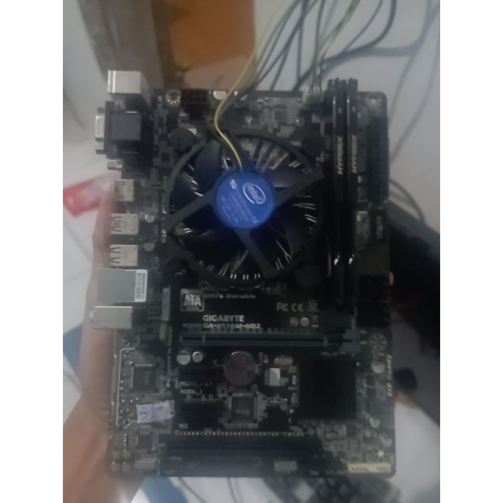 motherboard gigabyte+i3 gen 7