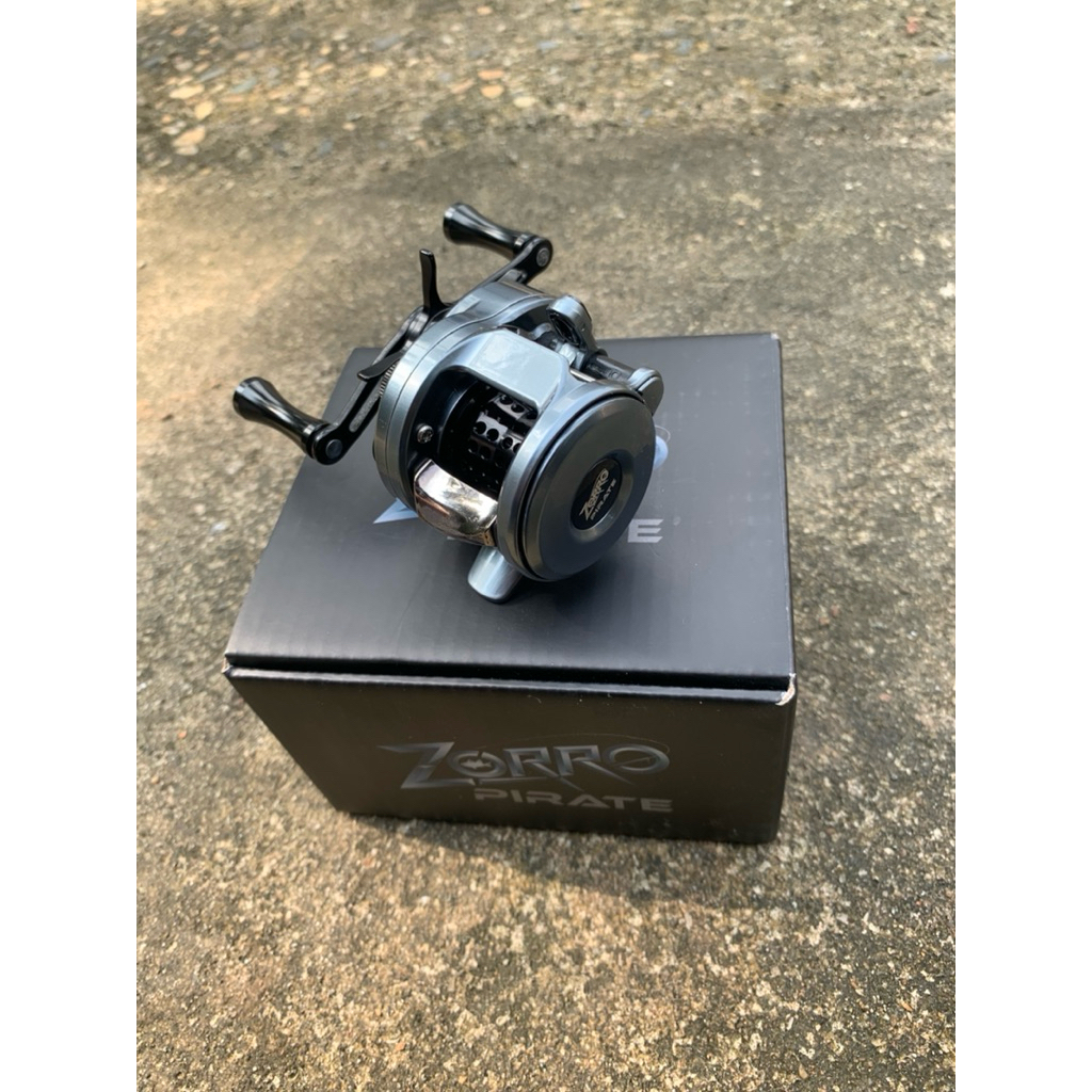 Reel baitcasting round zorro pirate dragclicker carbon brake 126 gr