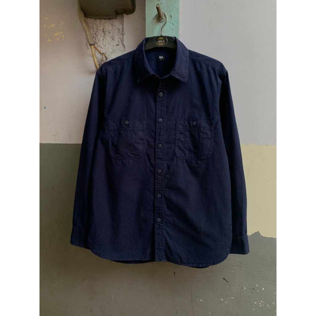 kemeja pria Uniklo workshirt navy lengan panjang preloved