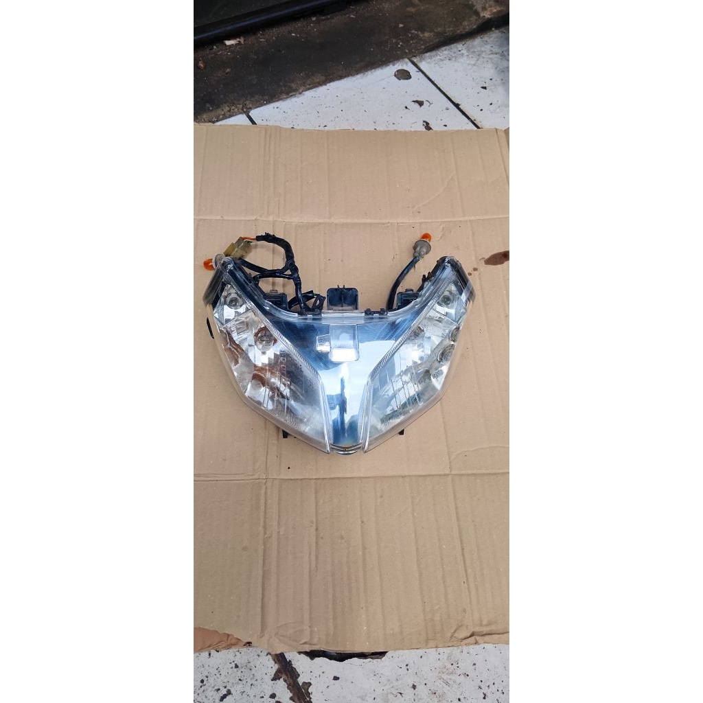 LAMPU DEPAN HONDA VARIO TEKHNO KARBU 110 ORI COPOTAN BEKAS