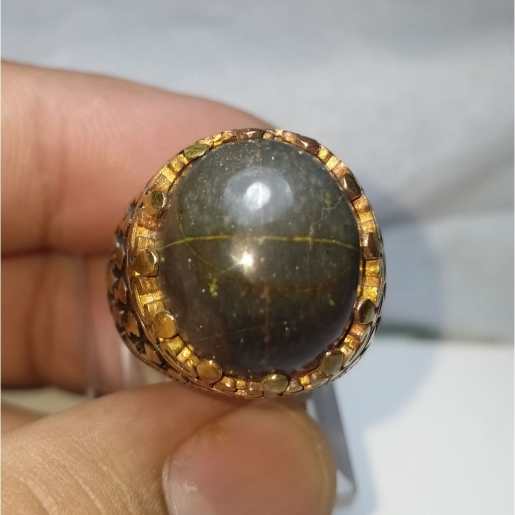 Batu tapak jalak badar besi