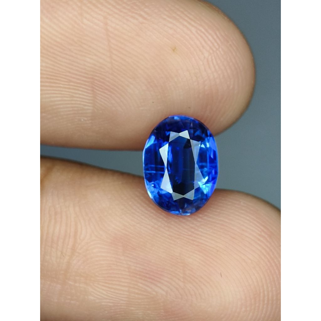 Kyanite 8 x 6 x 4 mm