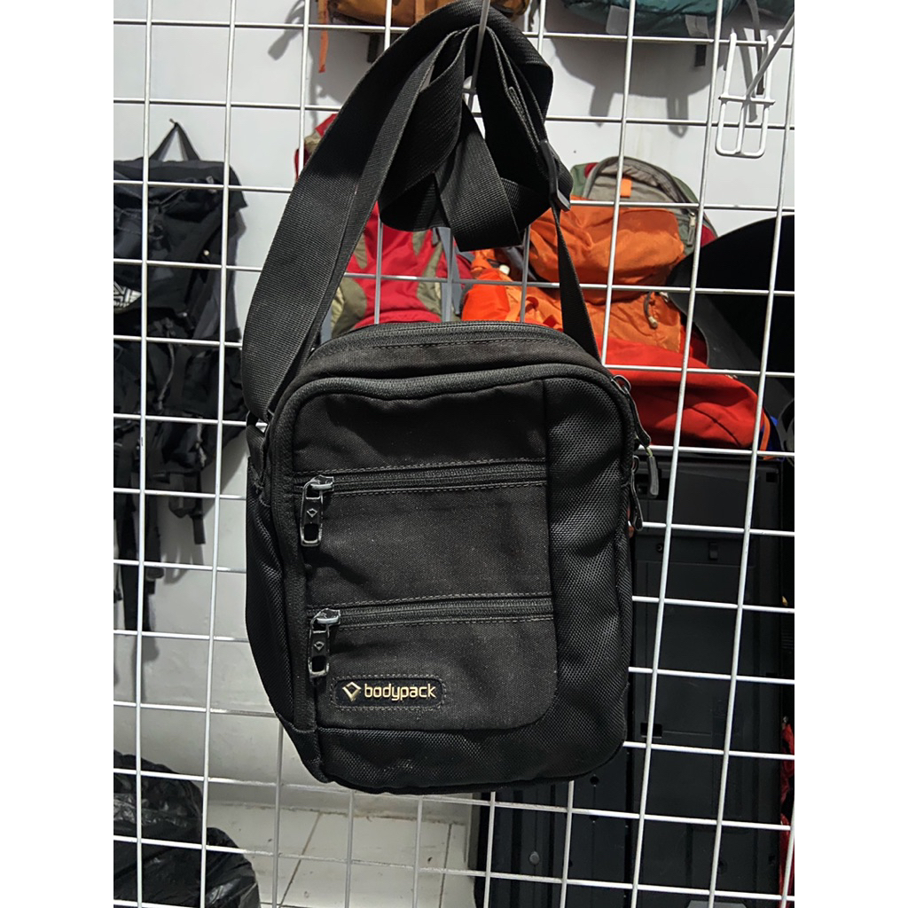 tas slempang bodypack