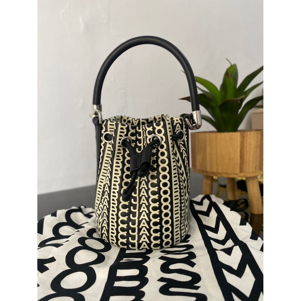 MJ Bucket Bag