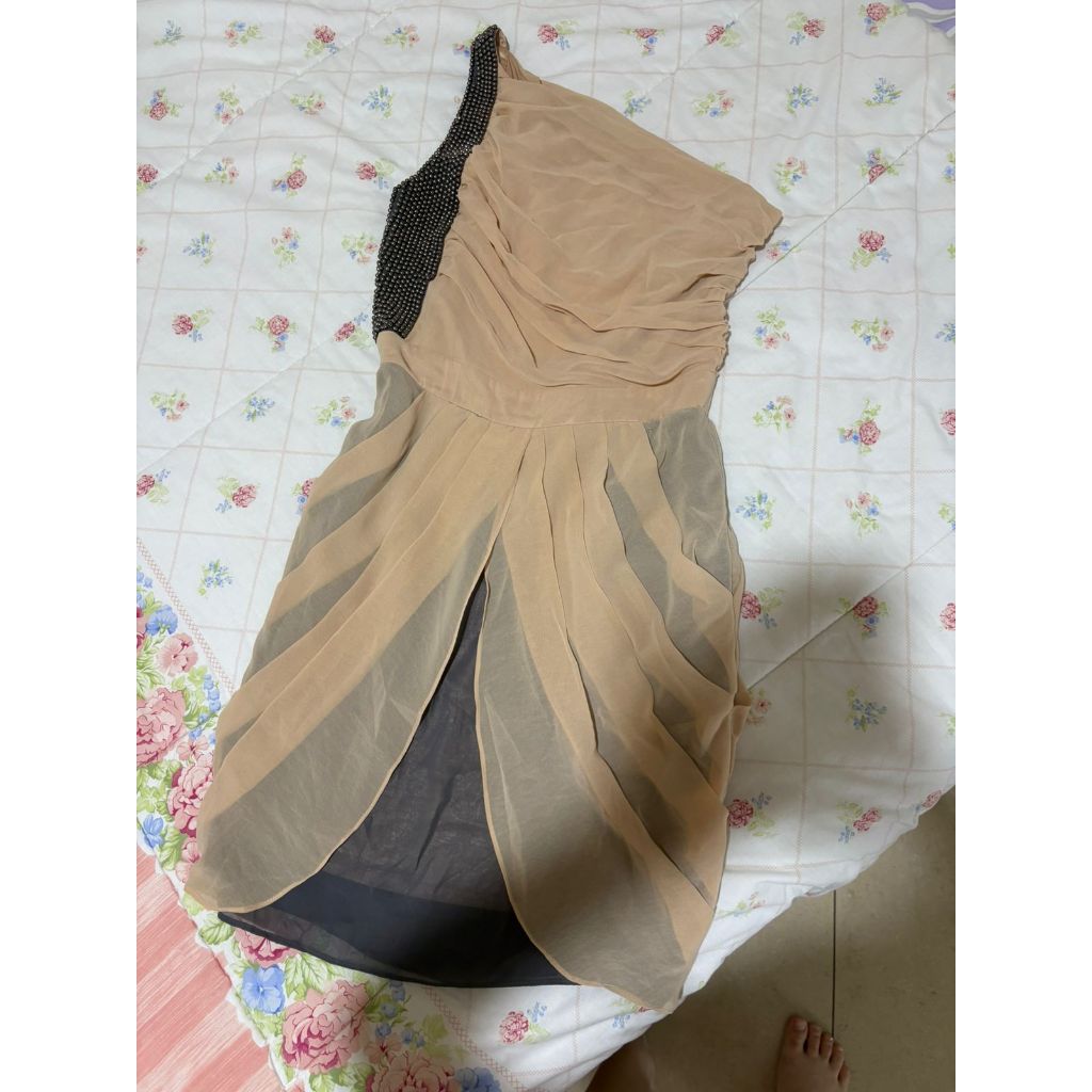 (preloved) Sole Mio Dress Pesta Krem Abu