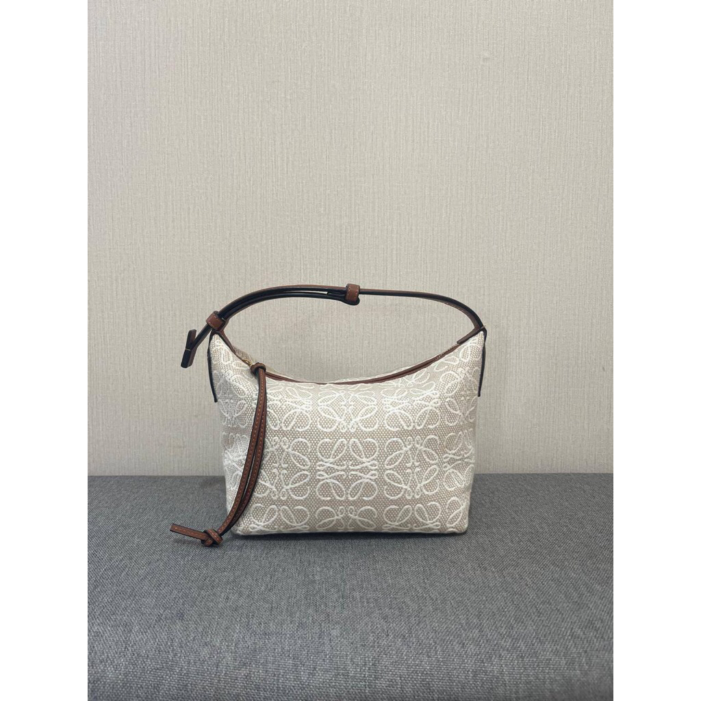 (PRELOVED) Loewe Cubi Hobo Small Anagram Ecru Tan 2021