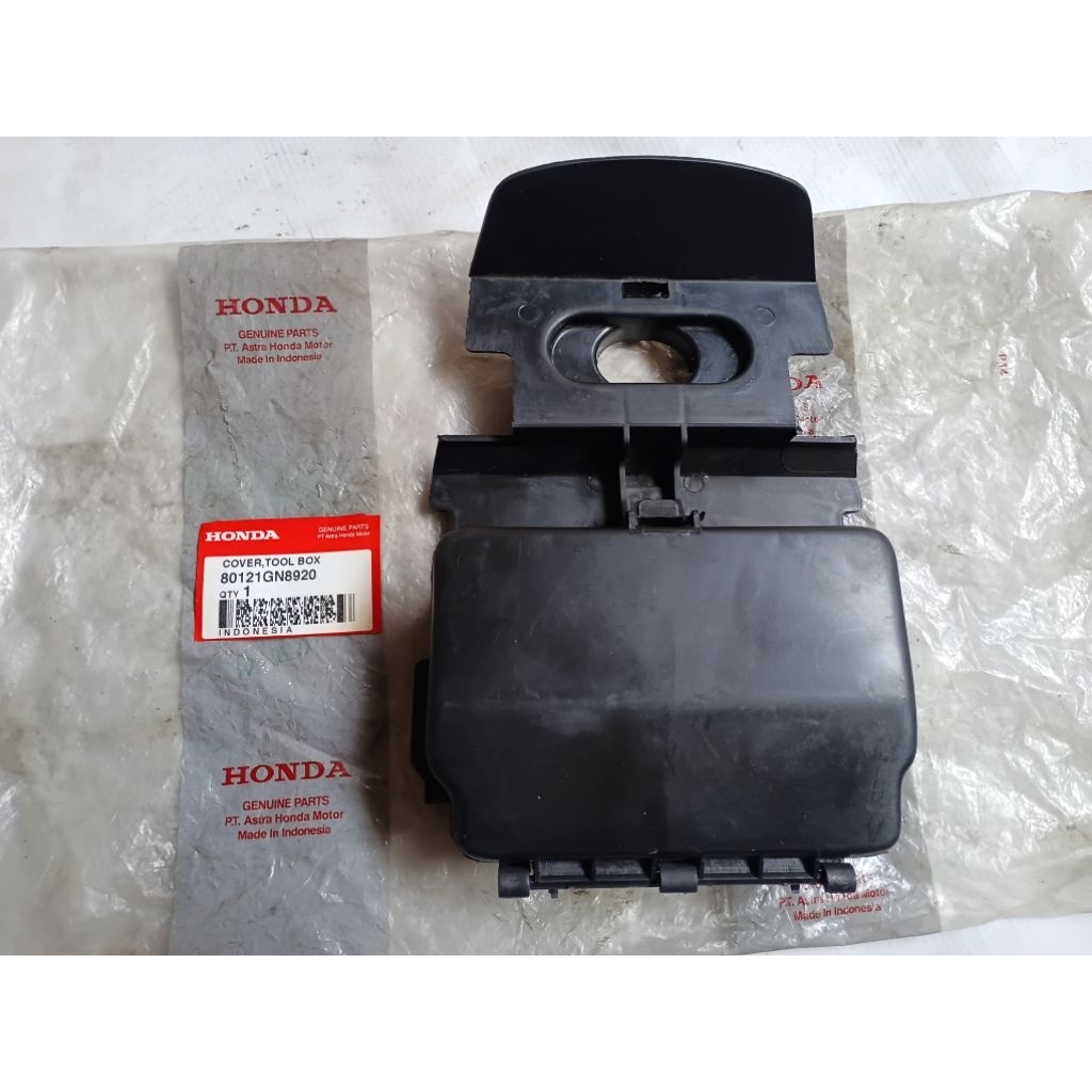 Box bagasi box toolkit Honda ASTREA PRIMA STAR Original nos AHM