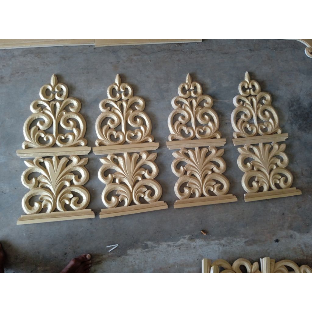 ukir spon ornamen tiang dekorasi