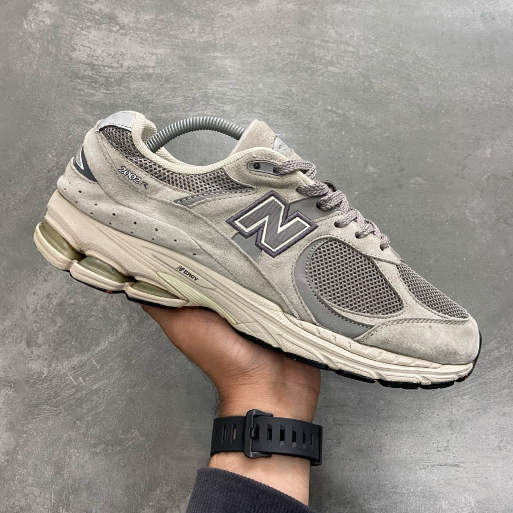 [Size 44] New Balance 2002R Marblehead Grey (ML2002RC). Harga Barunya 2.6 sampai 3 Juta Rupiah