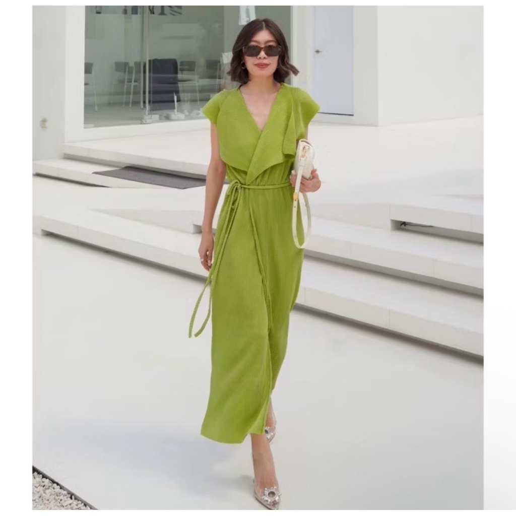 Preloved murah banget dress hijau neon bahan plisket kondisi BARU