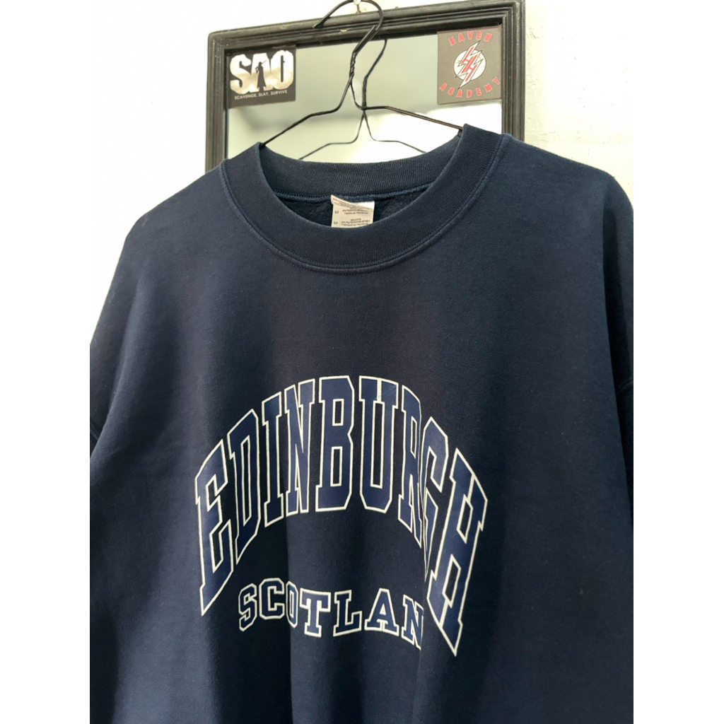 (Preloved) Sweater Gildan Heavy Blend Size M Navy