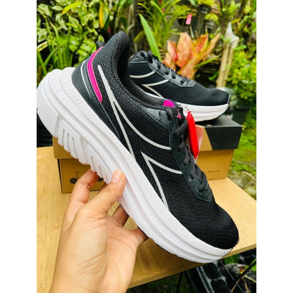 Diadora_ Sepatu Diadora Passo 5 W black/silver/White  Original