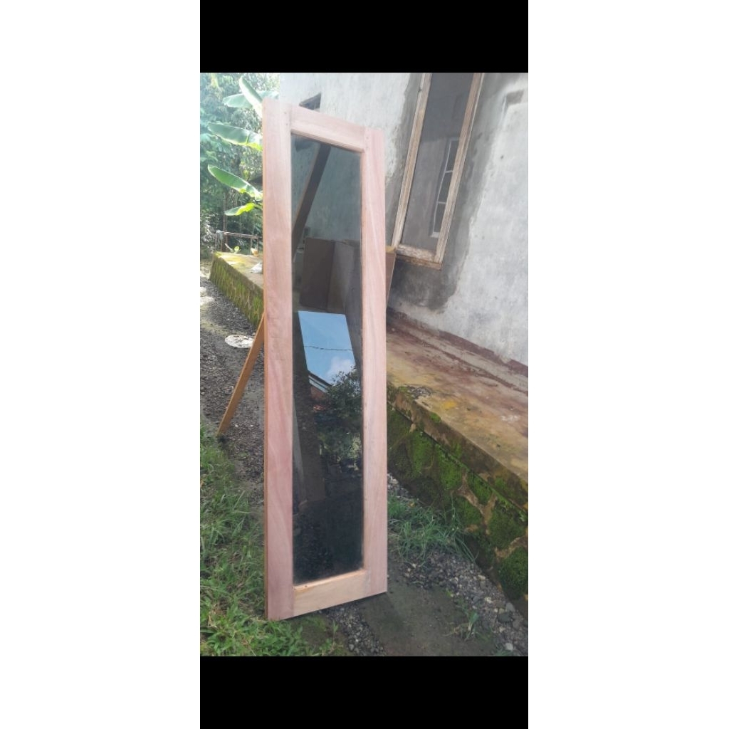 jendela kayu mahoni