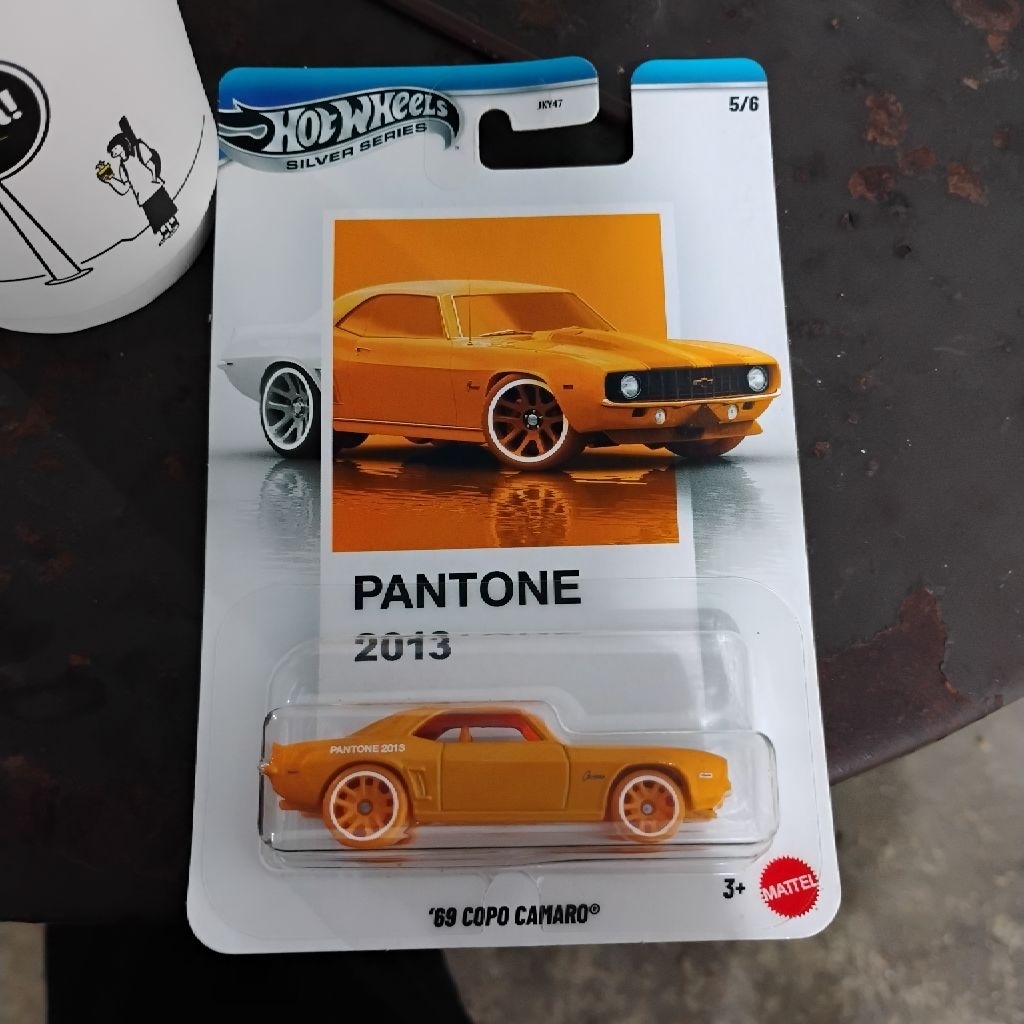 Hot Wheels Pantone 2013 69 Copo Camaro