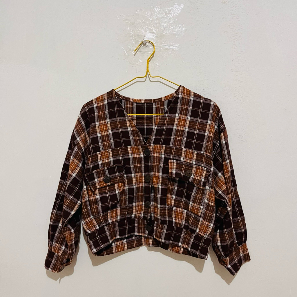 preloved baju kemeja atasan wanita crop top kotak kotak bahan lembut