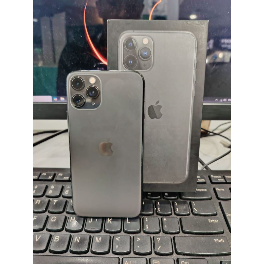 iphone 11 pro 256gb dual sim fisik , unit dus kabel.