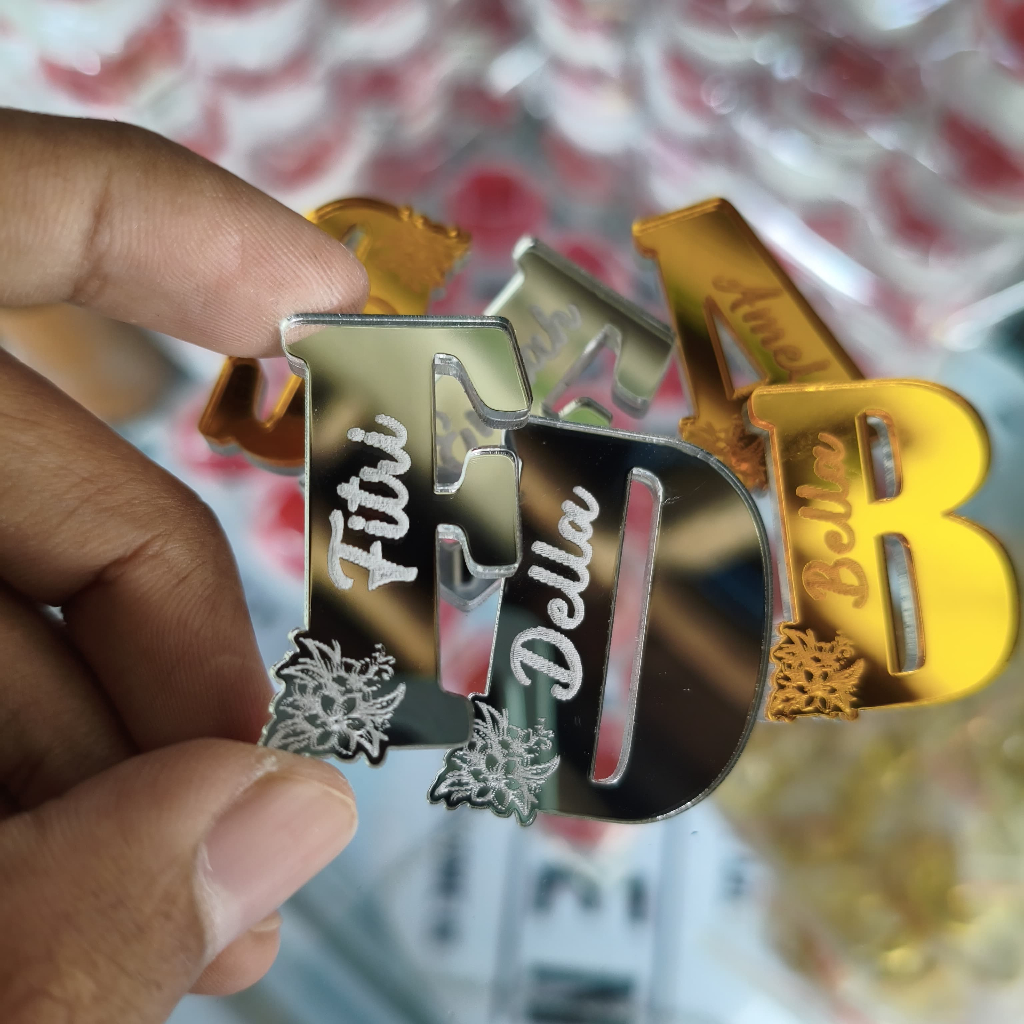 PROMO Pin Bros Inisial Akrilik Mirror Custom INISIAL NAMA