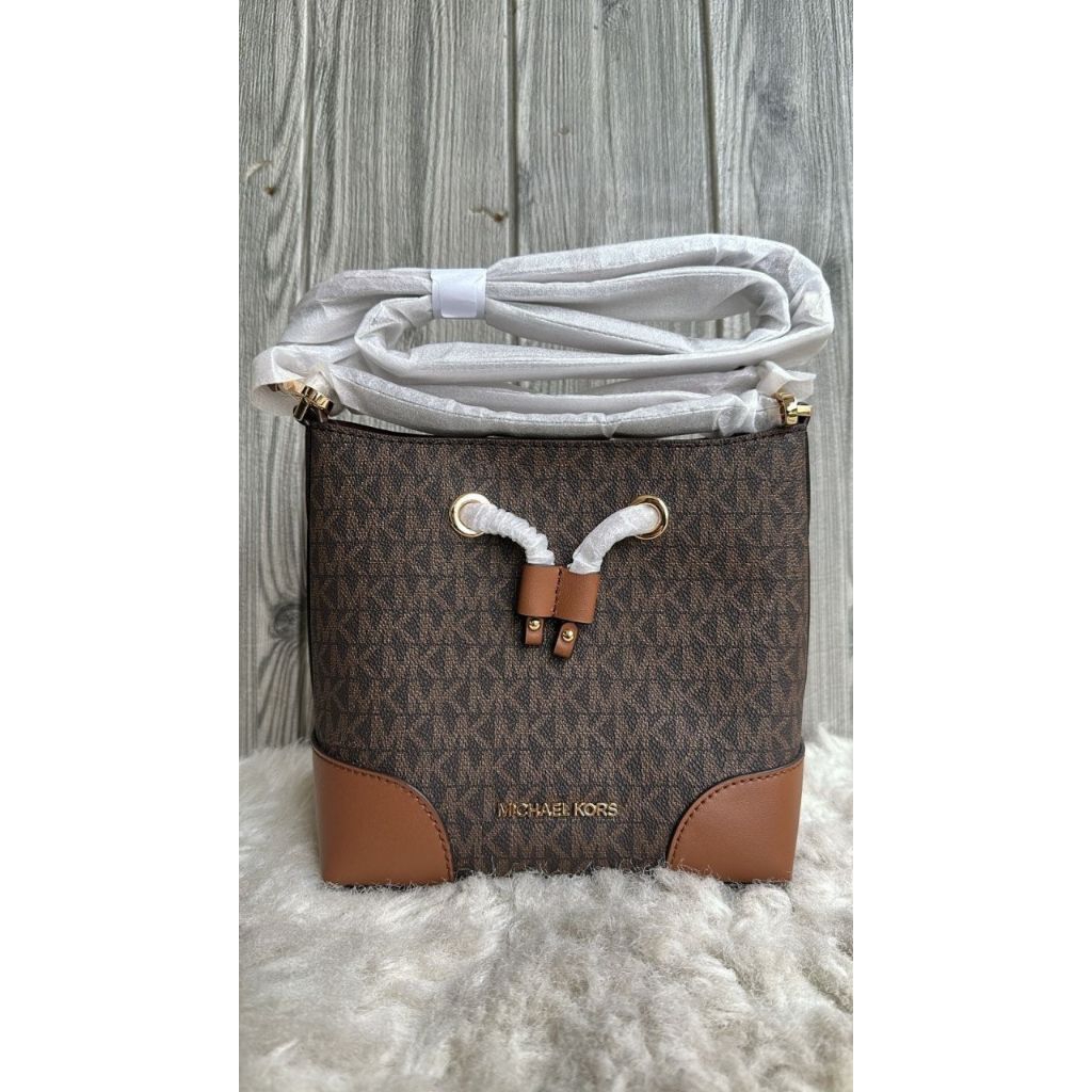 tasMK Mercer Signature Small Bucket Bag Brown n