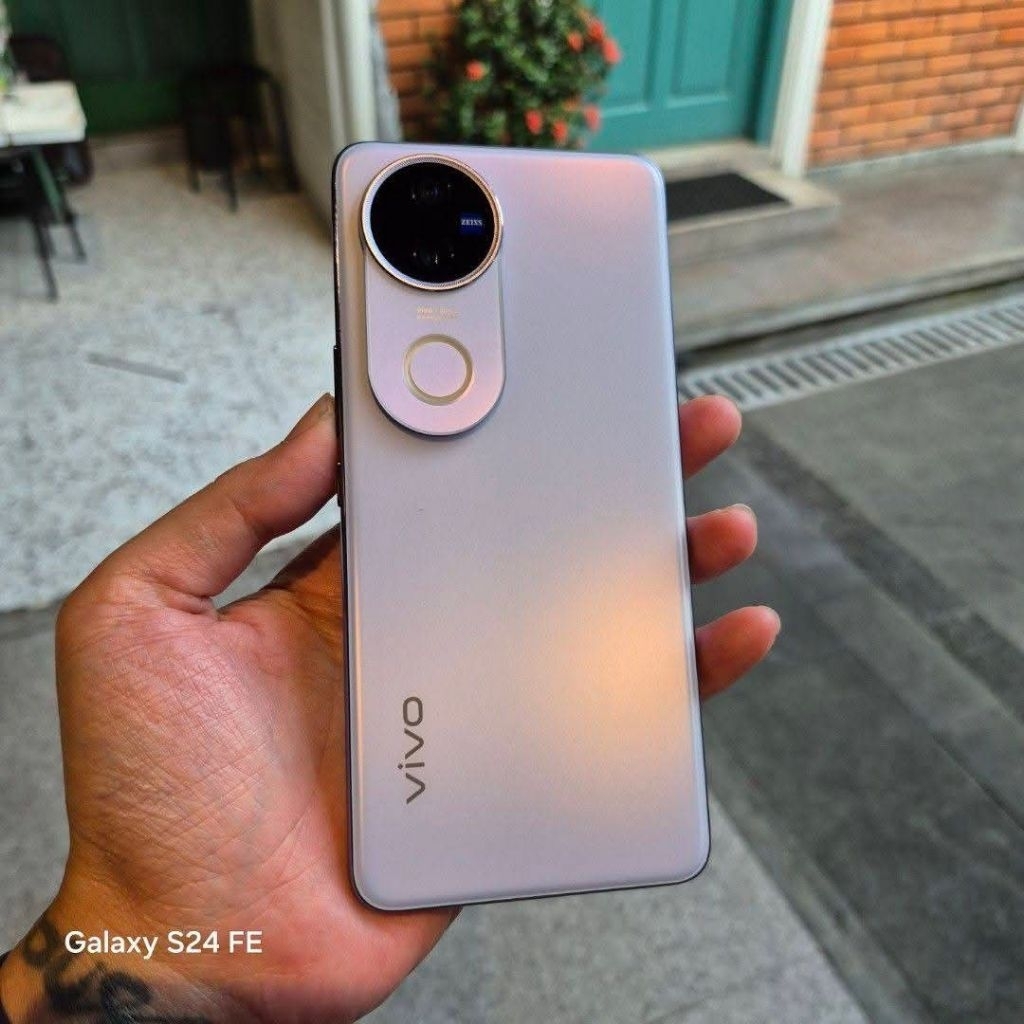 VIVO V50 5G SEKEN ORIGINAL 12+12/256GB