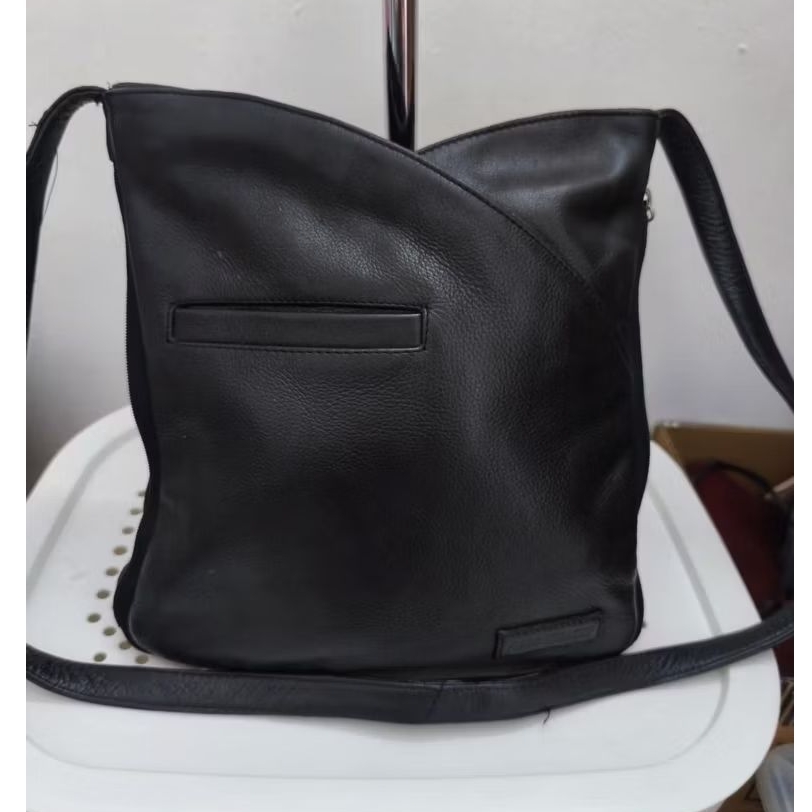 TAS SELEMPANG HITAM KULIT ASLI PIERRO ERBACCI KULIT ASLI SECOND
