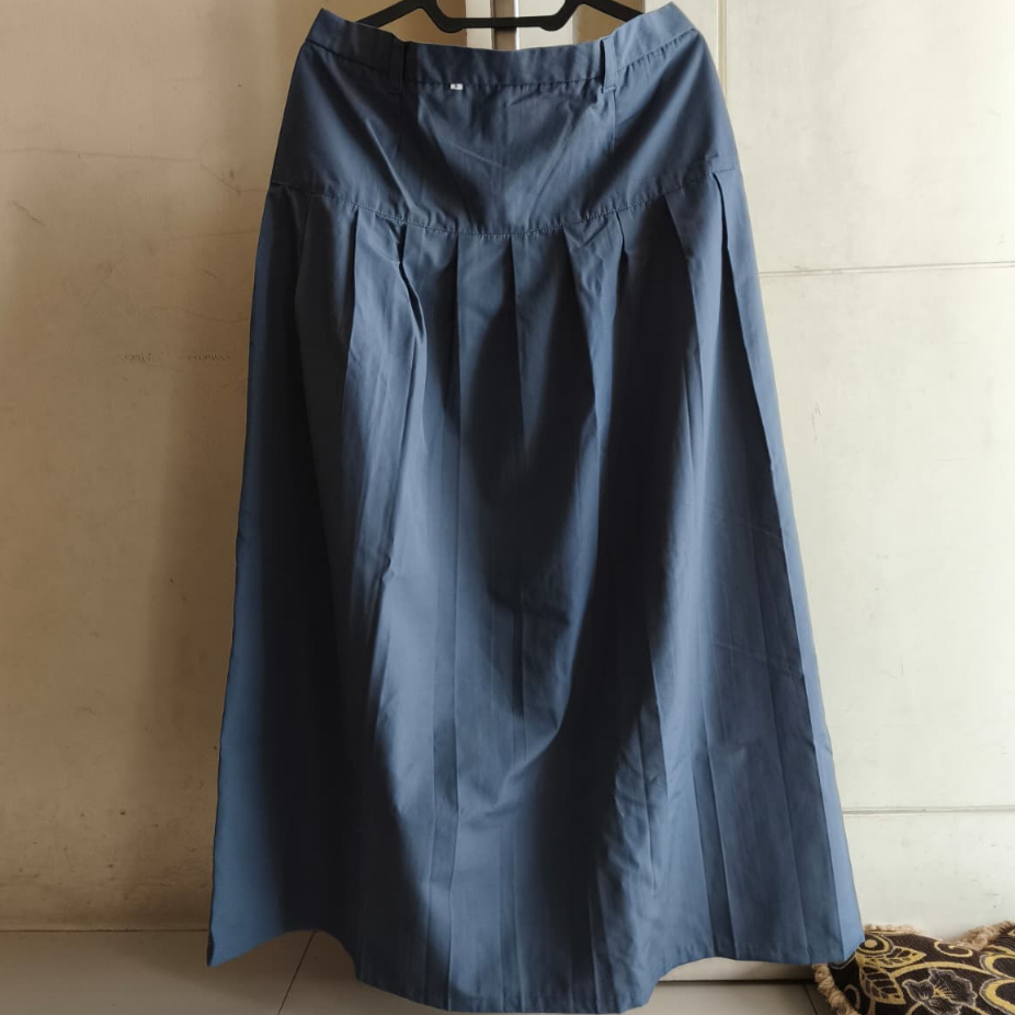 Rok Panjang Sekolah SMA Perempuan Seragam Sekolah Abu FAMATEX (Preloved/Second/Bekas)