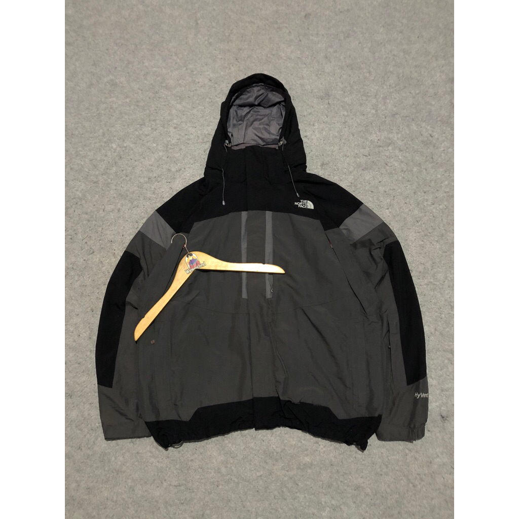 The north face hyvent snowboard jacket