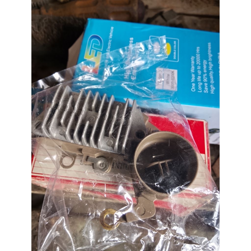 Ic regulator alternator Toyota Starlet kotak NEW ERA IVR-517