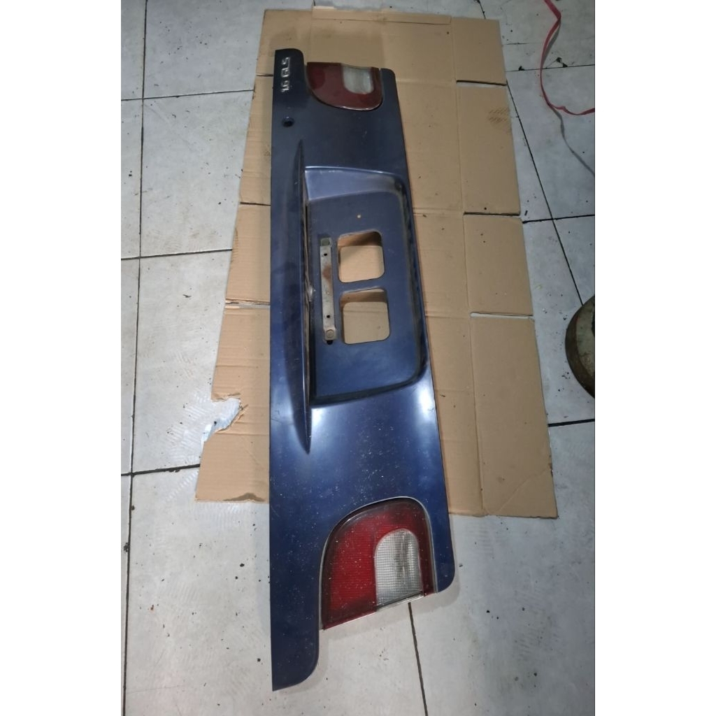 stoplamp bagasi lampu belakang garnis bagasi hyundai Elantra 90-98